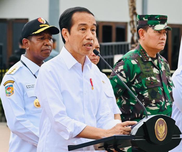 Resmikan Bandara Ewer Jokowi Harap Ekonomi Di Asmat