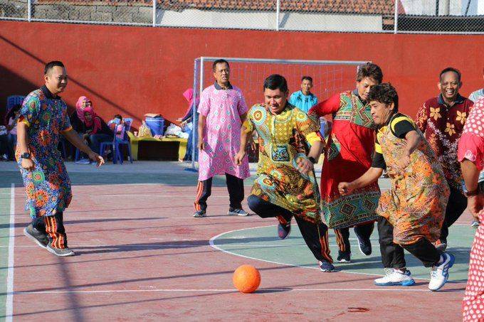 35 Ide Lomba 17 Agustus Untuk Bapak Bapak Dijamin Heboh