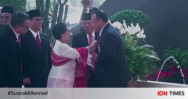 Wakil Ketua KPK Megawati Rapikan Dasi Firli Bahuri Wajar