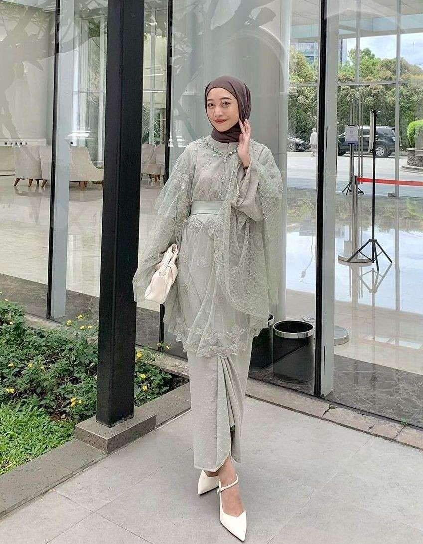 10 OOTD Kondangan Hijab Selebgram Nabila Ayu Warna Kalem