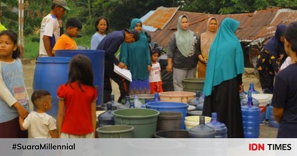 Kemarau Di Kalbar PMI Distribusikan 180 Ribu Liter Air