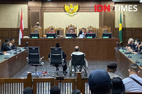 Hakim Nilai Lukas Enembe Tidak Sopan Selama Sidang