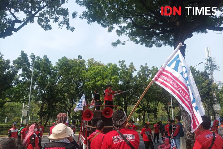 Buruh Demo Tolak Tapera Depan Istana Mensesneg Terus