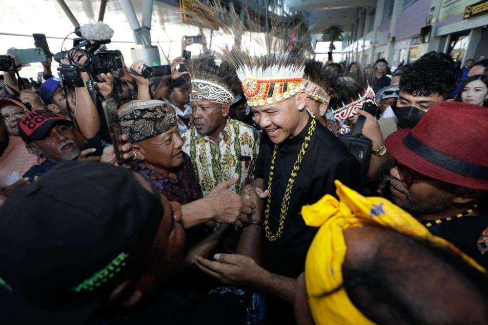 Ganjar Berkunjung Ke Papua Disambut Masyarakat Tarian Adat