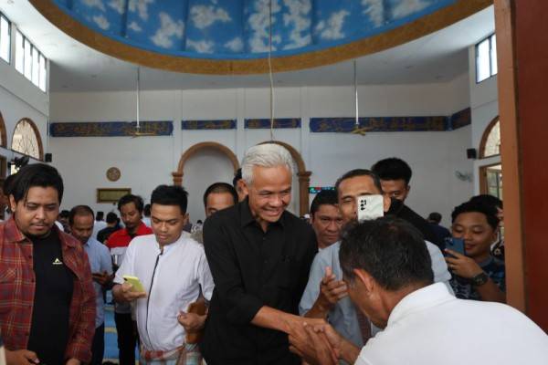 Ganjar Pranowo Saya Bersama Mahfud Proaktif Berantas KKN