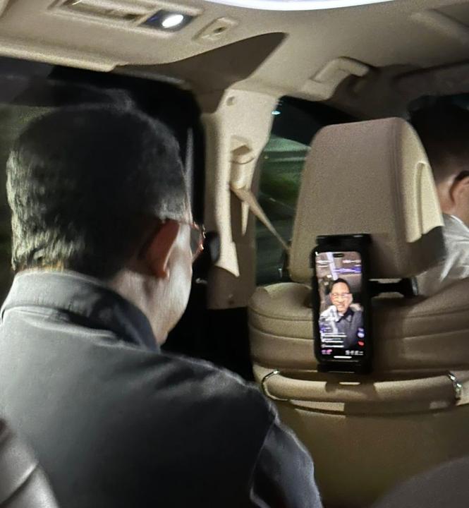 Anies Live Tiktok Di Mobil Beri Petuah