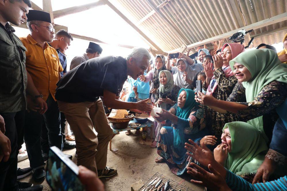 Nelayan Rembang Sambut Program Ganjar Putihkan Kredit Macet