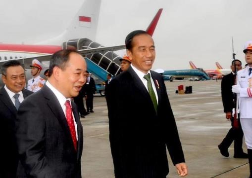 Semringah Momen Jokowi Joget Ngegas Motor Di Vietnam