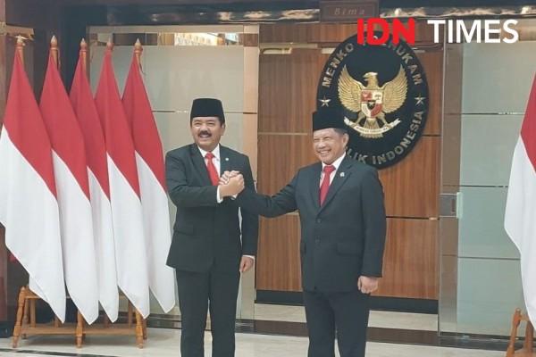 Sah Tito Serahkan Jabatan Menko Polhukam Ke Hadi Tjahjanto