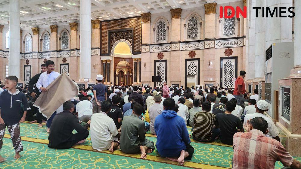 Melihat Masjid Kubah Emas Menjadi Destinasi Wisata Religi