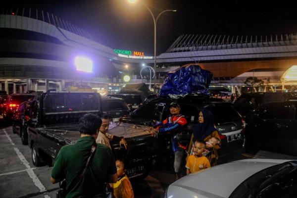 Ribu Pemudik Sudah Menyeberang Ke Sumatra Via Merak