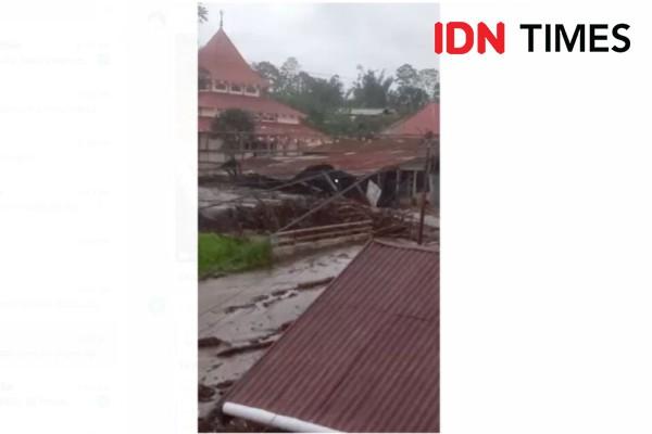 Banjir Lahar Gunung Marapi Hantam Permukiman Warga Di Agam