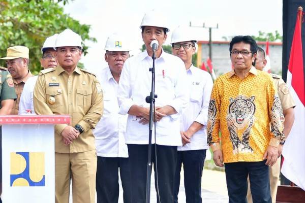 Jokowi Resmikan Pelaksanaan Inpres Jalan Daerah Di Sultra