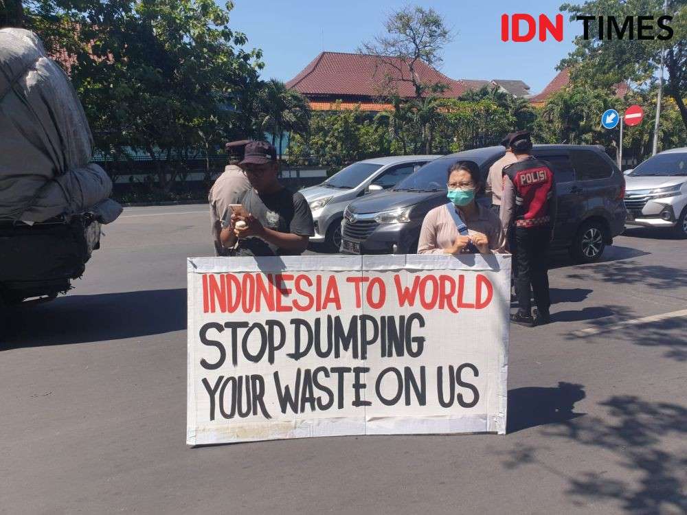 Ecoton Serukan Tolak Sampah Impor Dari Australia Dan Jepang