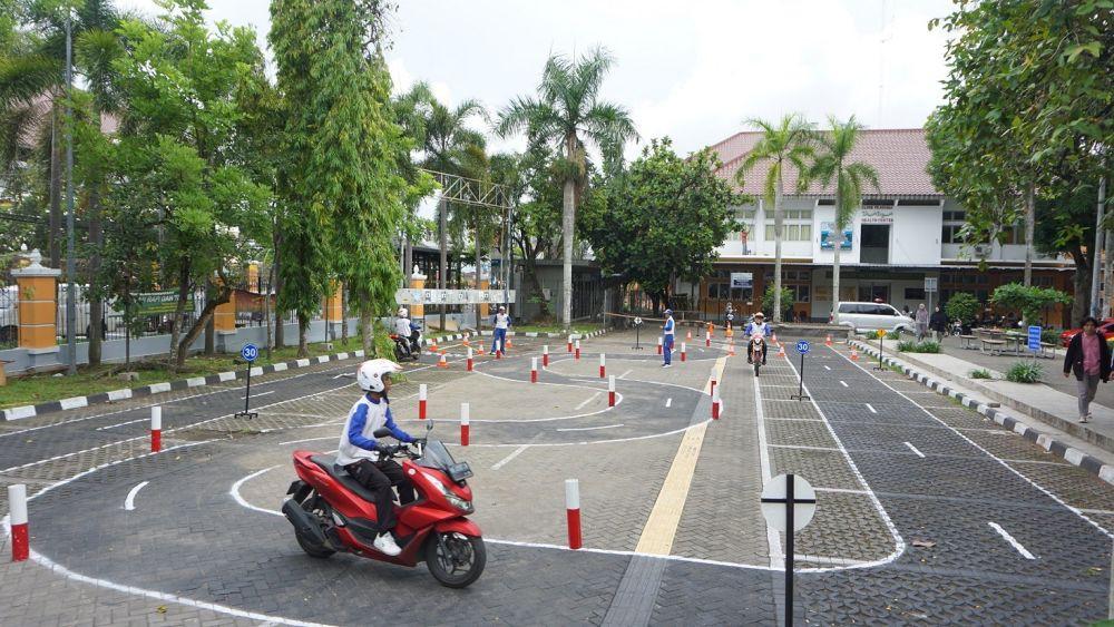 Ahm Beri Edukasi Berkendara Sepeda Motor Listrik Ke Publik