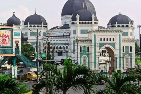 Deretan Hotel Dekat Masjid Raya Al Mahsun Medan