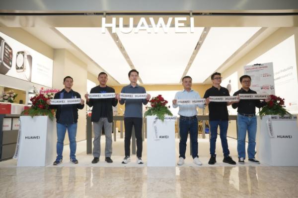 Gandeng Blibli Huawei Buka 5 Gerai Baru