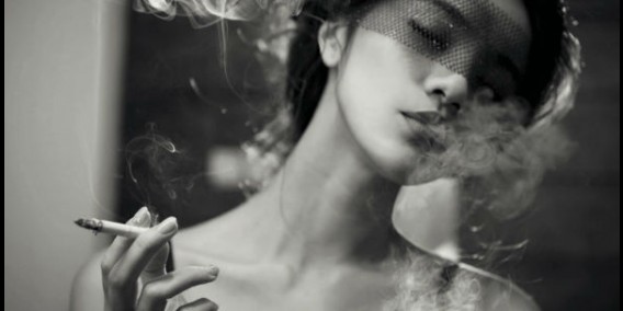 Aku Perempuan, Aku Merokok. Masalah Buatmu?