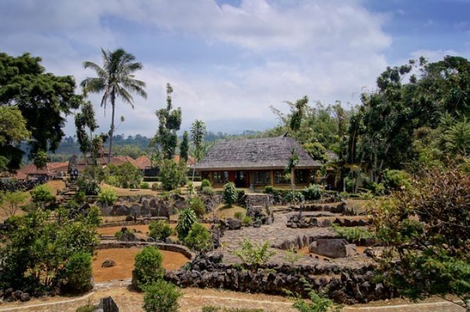 8 Tempat Wisata Alam nan Asri di Kuningan Jawa Barat yang 