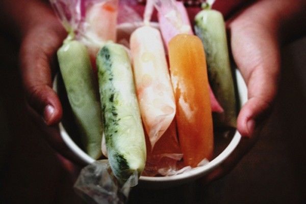 10 Jajanan Warna-Warni yang Pernah Mewarnai Masa Kecilmu