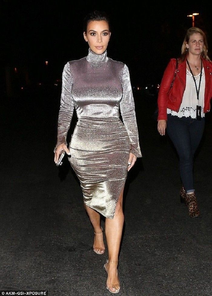 10 Gaya Turtleneck Top Yang Buat Gayamu Semakin Kekinian