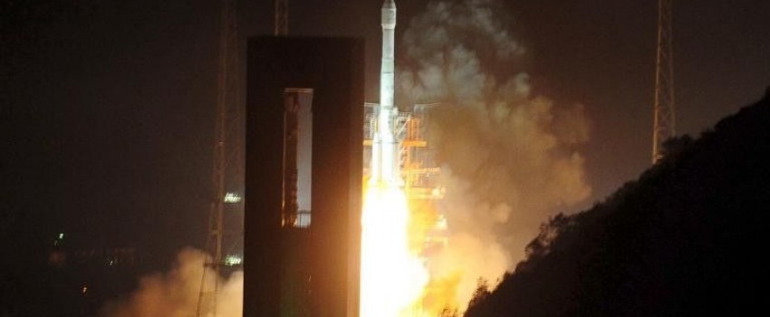 China meluncurkan roket luar angkasa pertama pada 2 Desember 2013, yang membuat negeri Tirai Bambu tersebut menjadi negara ketiga, setelah Amerika Serikat dan Uni Soviet, yang pernah mendarat di bulan. Foto: IMAGINECHINA, AP