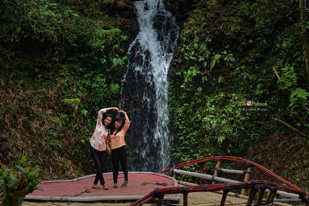 6 Spot Foto di Puncak Wanagiri Bali Ini Bisa Buat Kamu Merasa Melayang