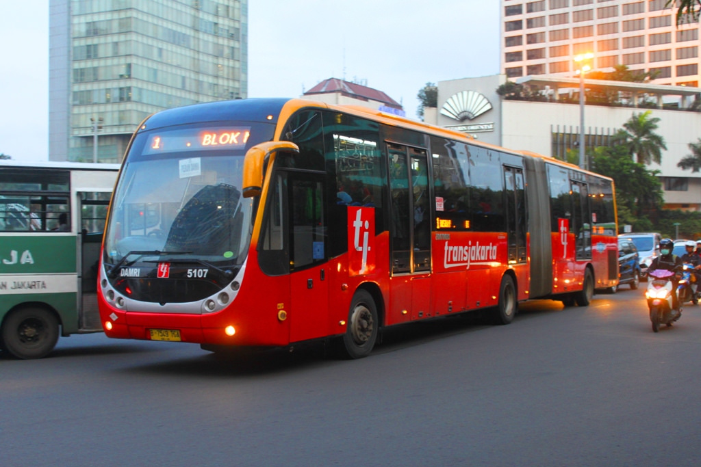 Zhongtong bus. Zhongtong (Zhongtong Bus holding co., Ltd.) lck6105hgc. Zhongtong Bus lck6591db. Zhongtong 6531db.