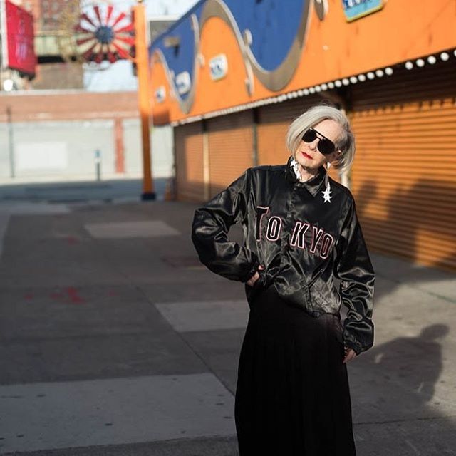 Nenek 63 Tahun Ini Buktikan Fashion Tak Pandang Usia