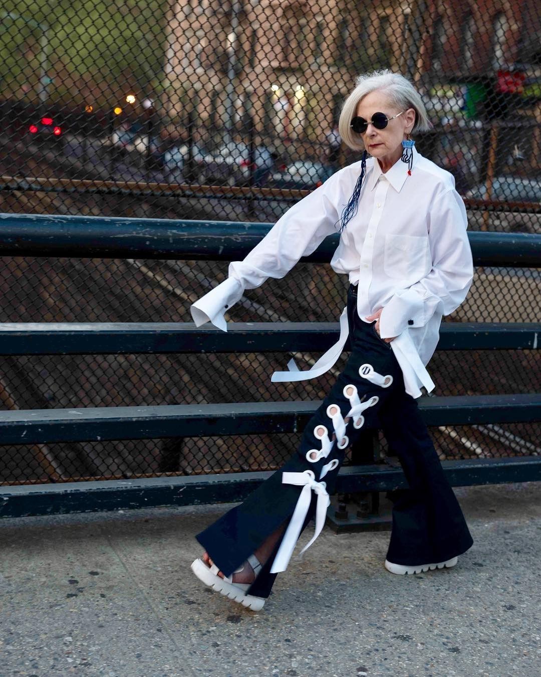 Nenek 63 Tahun Ini Buktikan Fashion Tak Pandang Usia