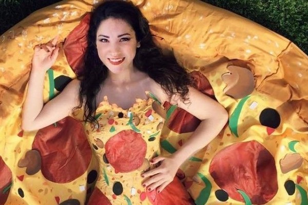 Ada Pizza dan Taco di Gaun Rancangan Designer Ini
