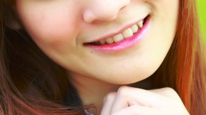 Praktis, 9 Cara Memakai Lipstik Sesuai Bentuk Bibir