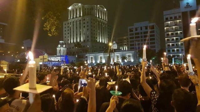 Kumpulan Foto Aksi 1000 Lilin untuk Ahok di Berbagai Kota Indonesia