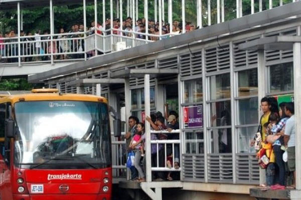 Takjil Gratis di Bandara, Stasiun, dan Halte Transjakarta Selama Ramadan