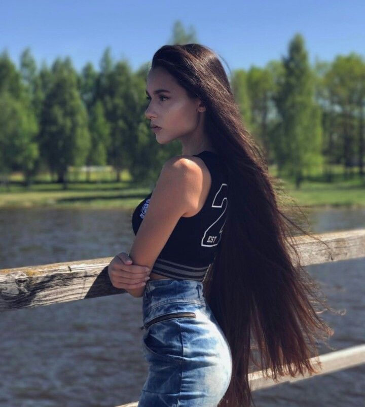 Viktorija michaylovna loekina. Виктория Jukonyte. Vikituks. Виктория Юконите модель. Vikituks Instagram.