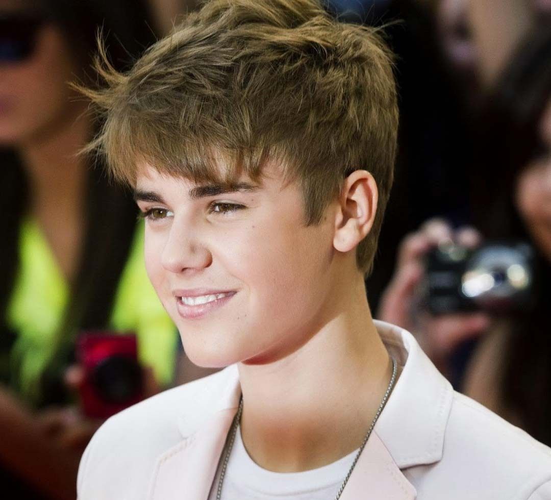 KUMPULAN FOTO Transformasi Gaya Rambut Justin Bieber  Dulu 
