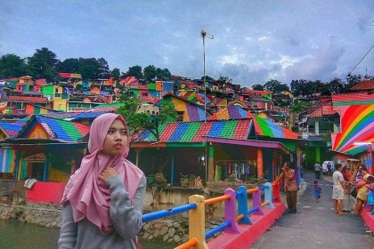 Disulap Jadi Kampung Pelangi, Lokasi Kumuh di Jawa Tengah Ini Mendunia