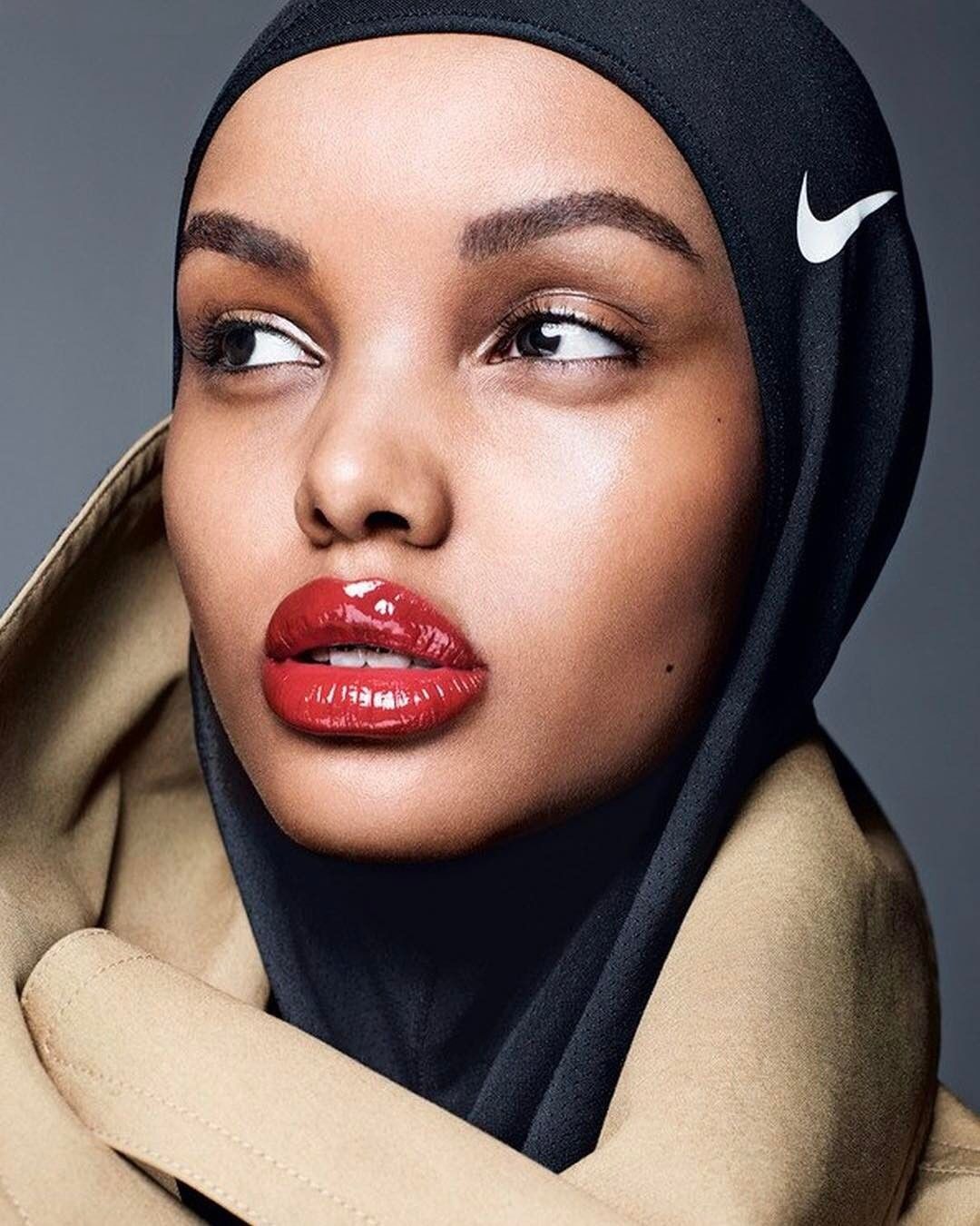 Kembali Ukir Sejarah Halima Aden Jadi Model Hijabers kembali ukir sejarah halima aden jadi model hijabers