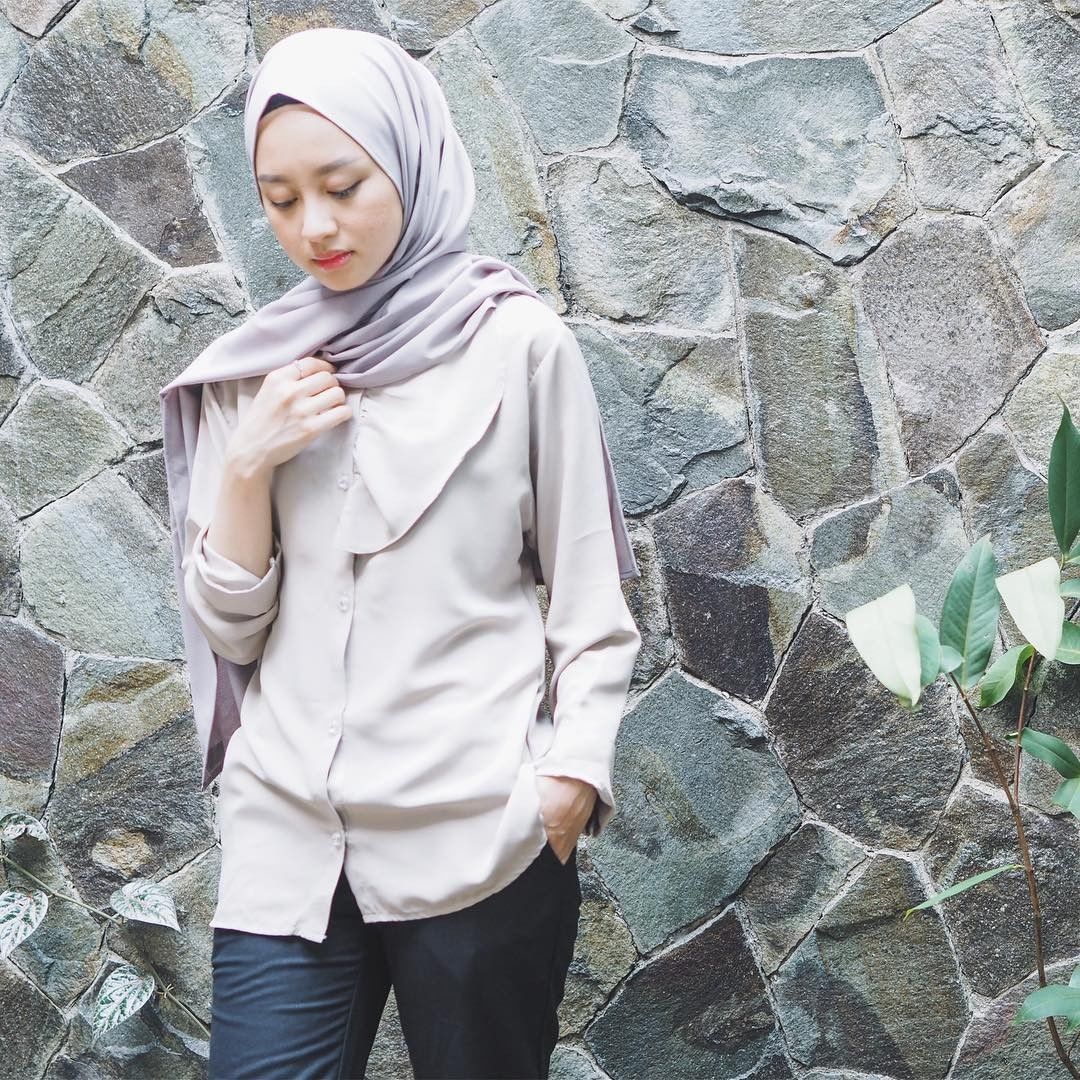 20 Outfit Lebaran Casual a la Gita Savitri