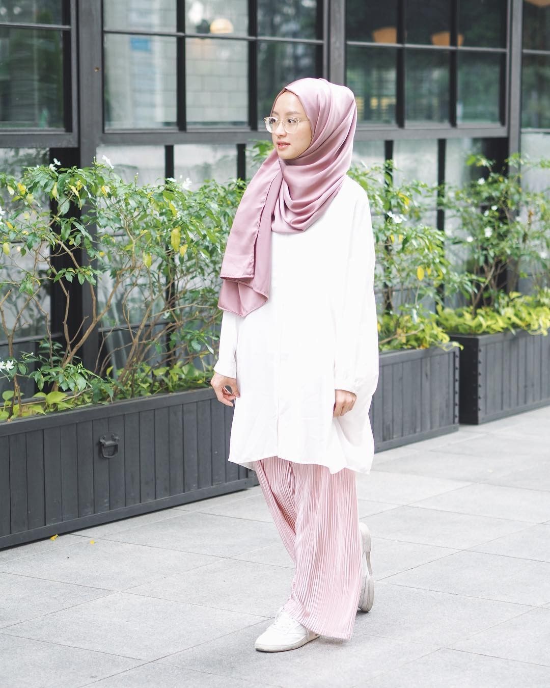 20 Outfit Lebaran Casual a la Gita Savitri