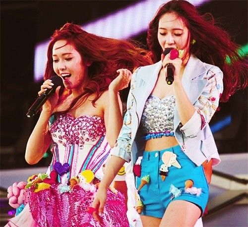 10 Potret Sibling Goals Jessica dan Krystal f(x)