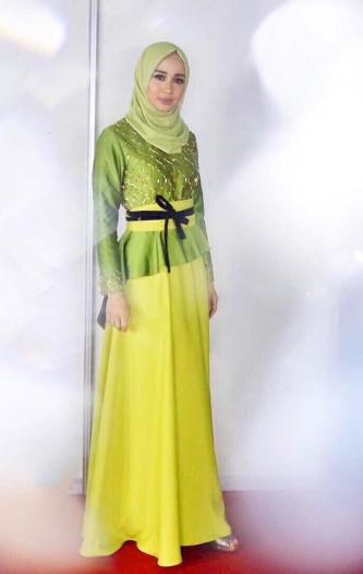 Green And Elegan Warna Cerah Dan Berani Bikin Kamu Tampil Ceria Inspirasi Ootd Lebaran A La Laudya Cintya Bella