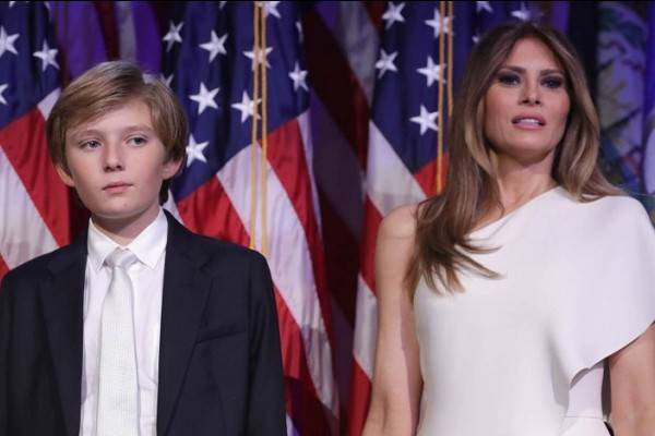 Momen Perpindahan Melania Dan Barron Trump Ke Gedung Putih