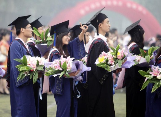 7 Alasan Gak Lulus Kuliah Tepat Waktu Justru Ada Manfaatnya Untukmu