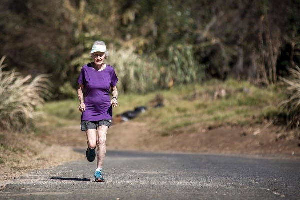 Super! Nenek 85 Tahun Pemegang 80 Rekor Dunia Half Marathon
