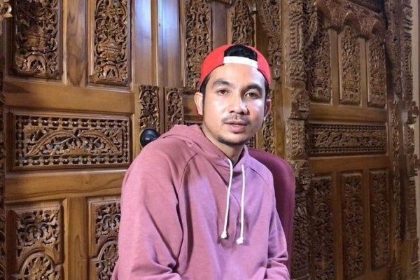 Komo Ricky Meminta Maaf atas Perilaku Tidak Sopannya di Plengkung Keraton