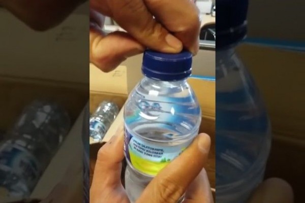 Heboh Tutup  Botol  Minum Air  Mineral  330 ml yang Bisa Dicungkil