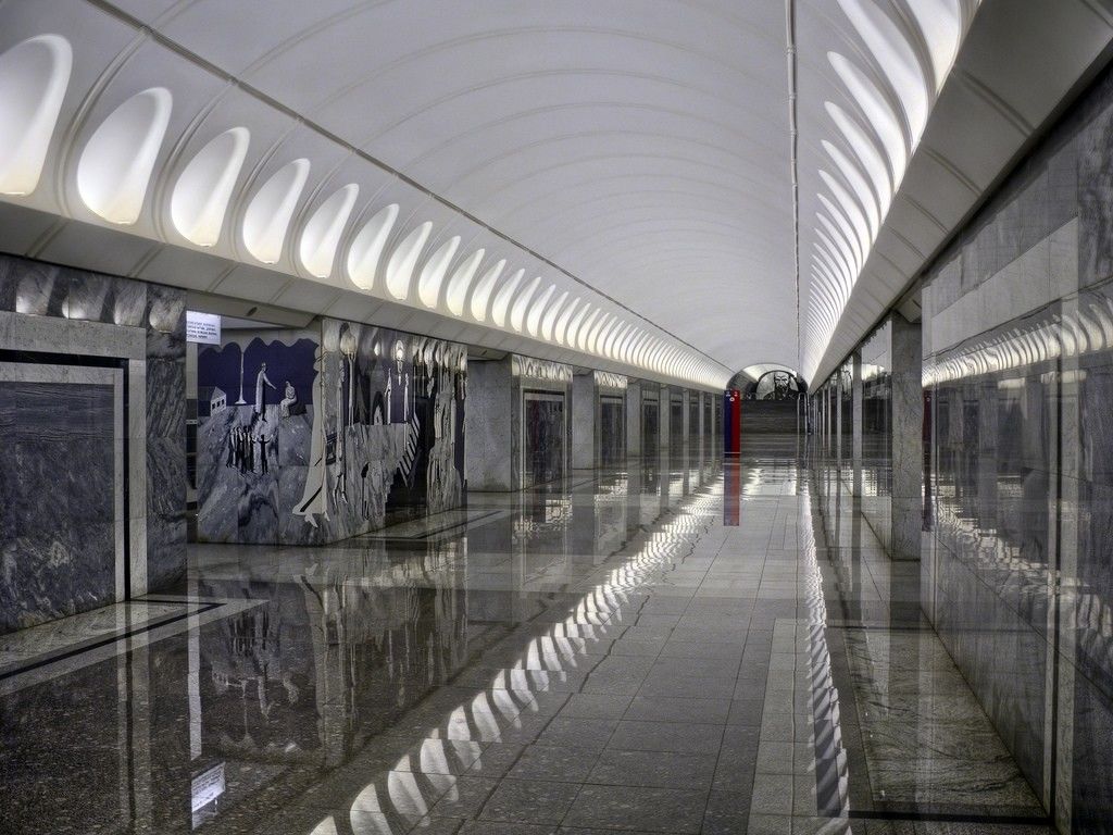 Exploring Moscow Metro Station, The Most Beautiful Underground Palace in the World