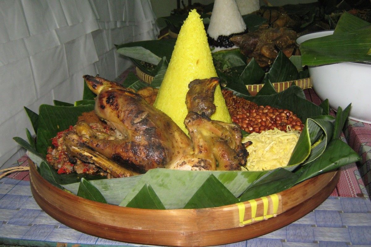 Filosofi Hidup dari Nasi Tumpeng Ini Akan Menginspirasimu