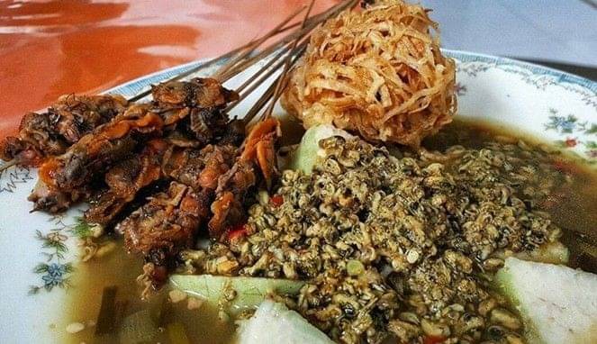 Nyamm, 11 Olahan Lontong dari Berbagai Wilayah Nusantara Ini Bikin Kamu Awet Kenyang!